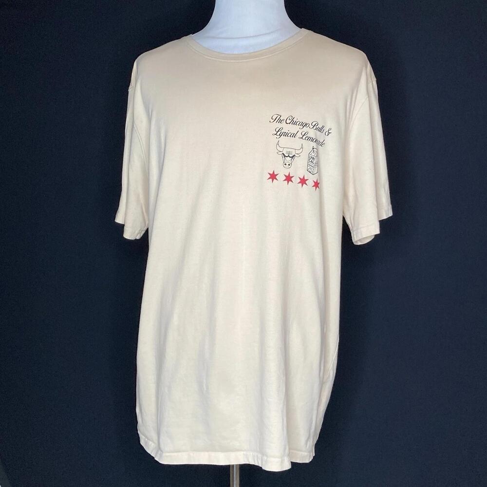 Mens Chicago Bulls X Lyrical Lemonade Script Cream T-Shirt  X
